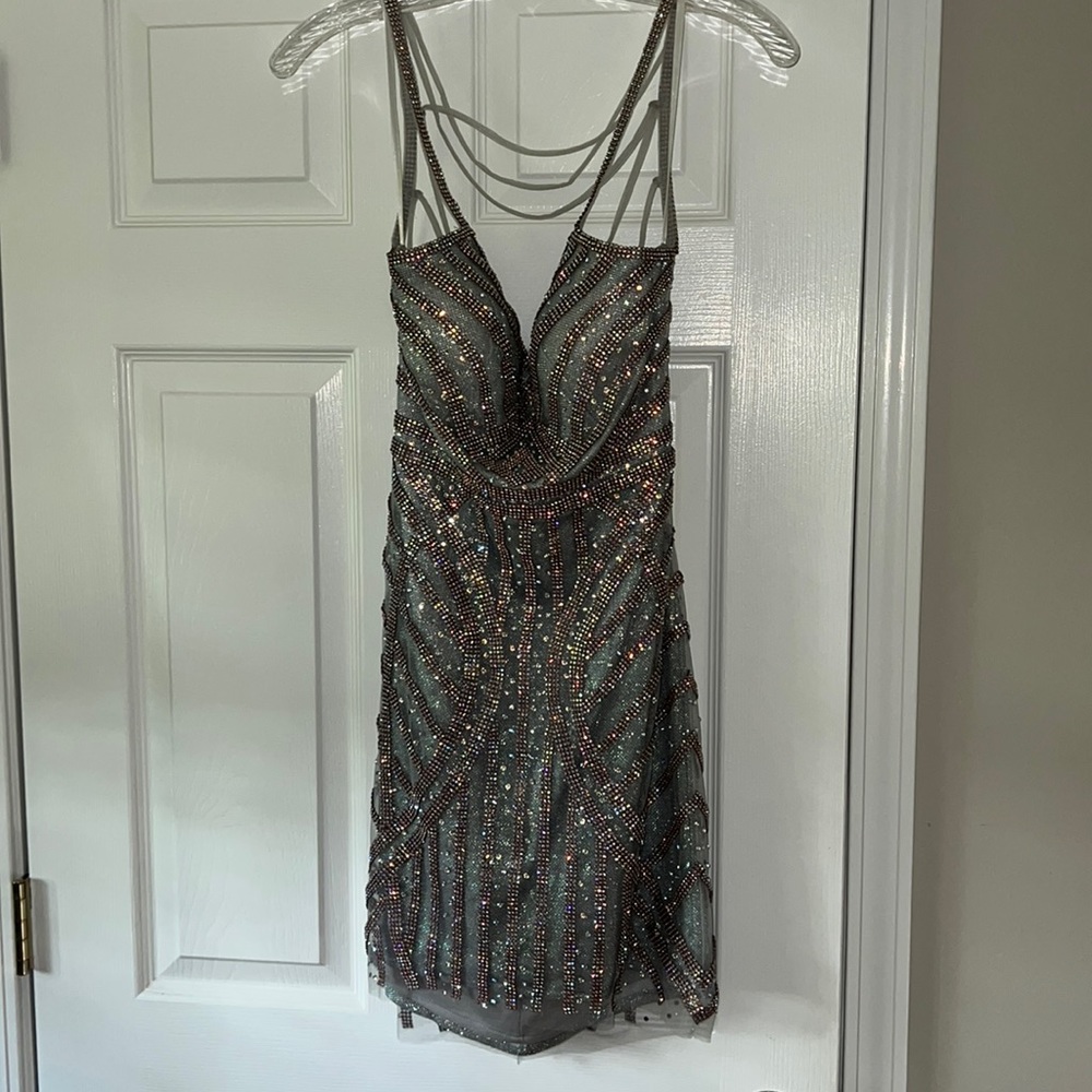 Alyce Paris fits size small, silver and gray jeweled formal mini dress